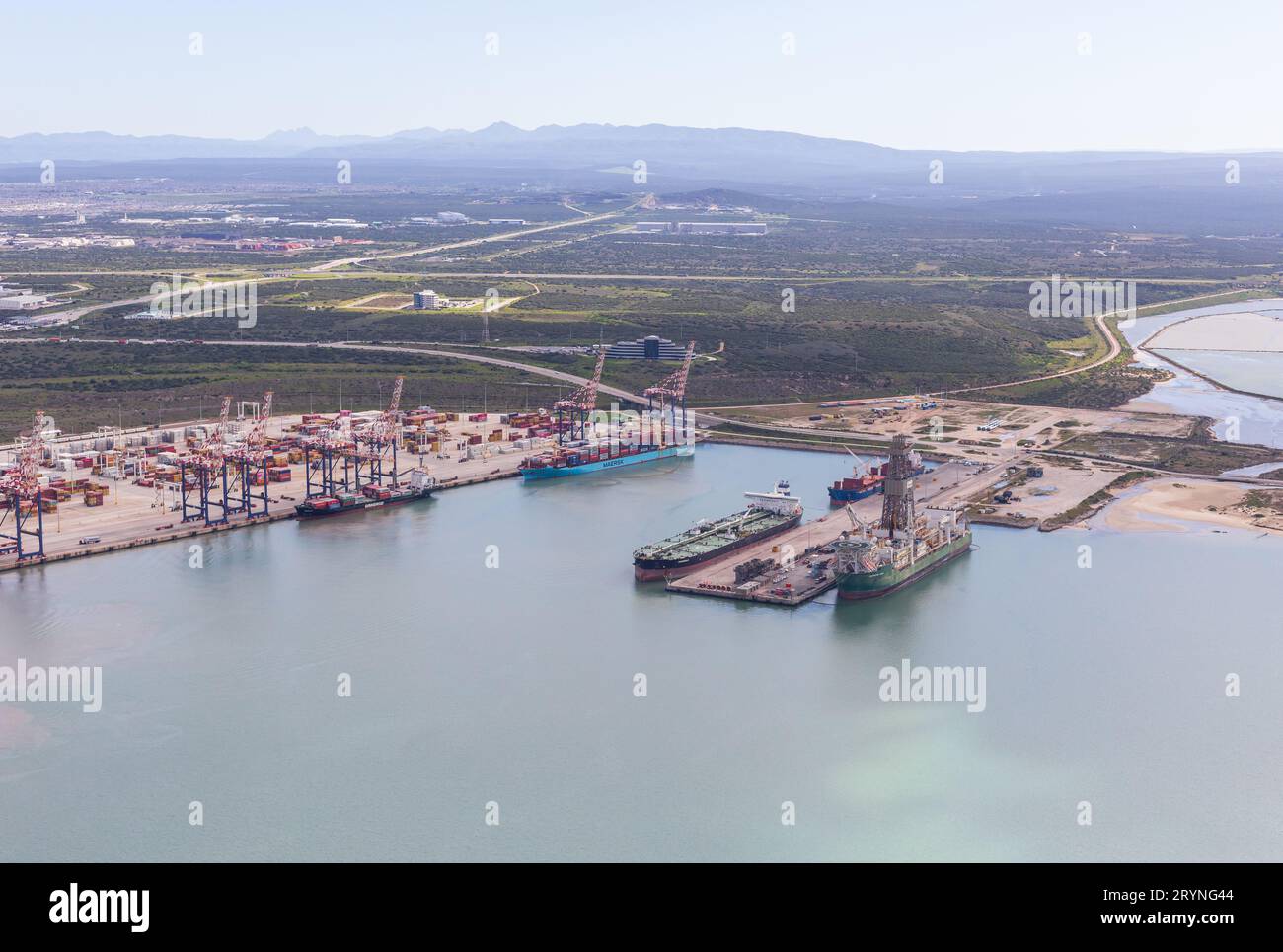 Port Elizabeth, Gqeberha, Capo Orientale, Sudafrica - 11 luglio 2023: Veduta aerea del Porto di Coega. Foto Stock