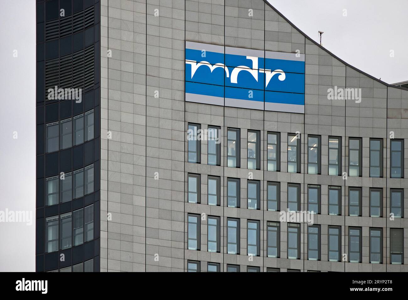 Grattacielo cittadino di Lipsia, architetto Hermann Henselmann, con logo MDR, Lipsia, Germania, Europa Foto Stock