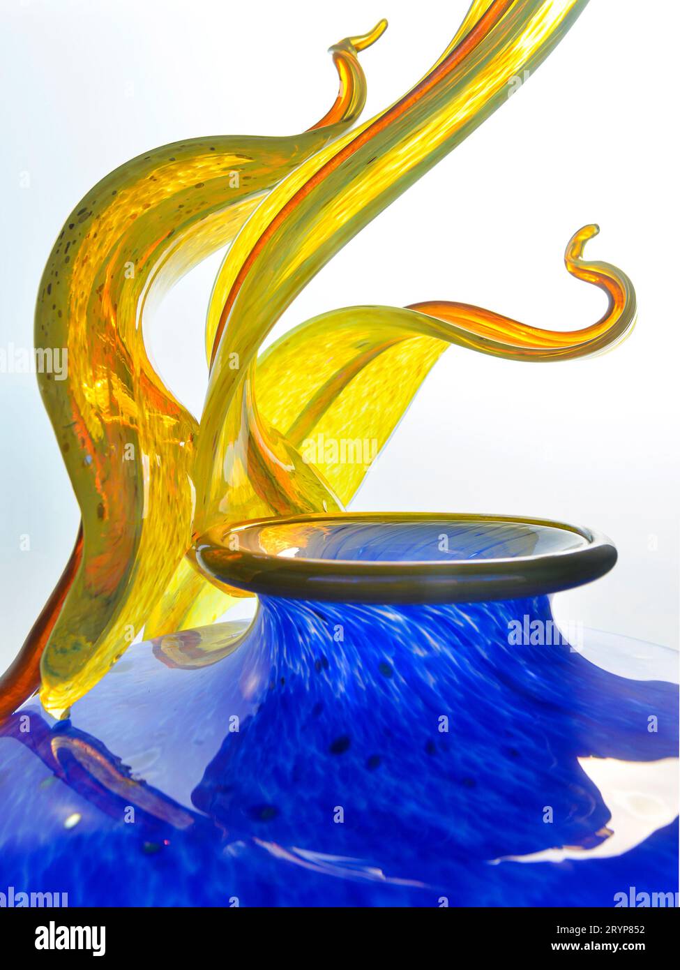 Primo piano delle opere d'arte in vetro al Museum of Glass di Tacoma, Washington Foto Stock
