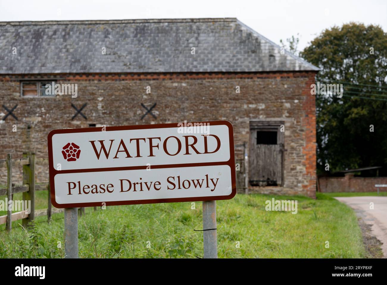 Cartello del villaggio di Watford, Northamptonshire, Inghilterra, Regno Unito Foto Stock