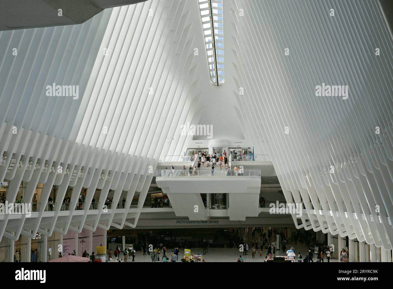 Il centro di trasporto Oculus World Trade Center a Ground Zero a Lower Manhattan, Stati Uniti Foto Stock