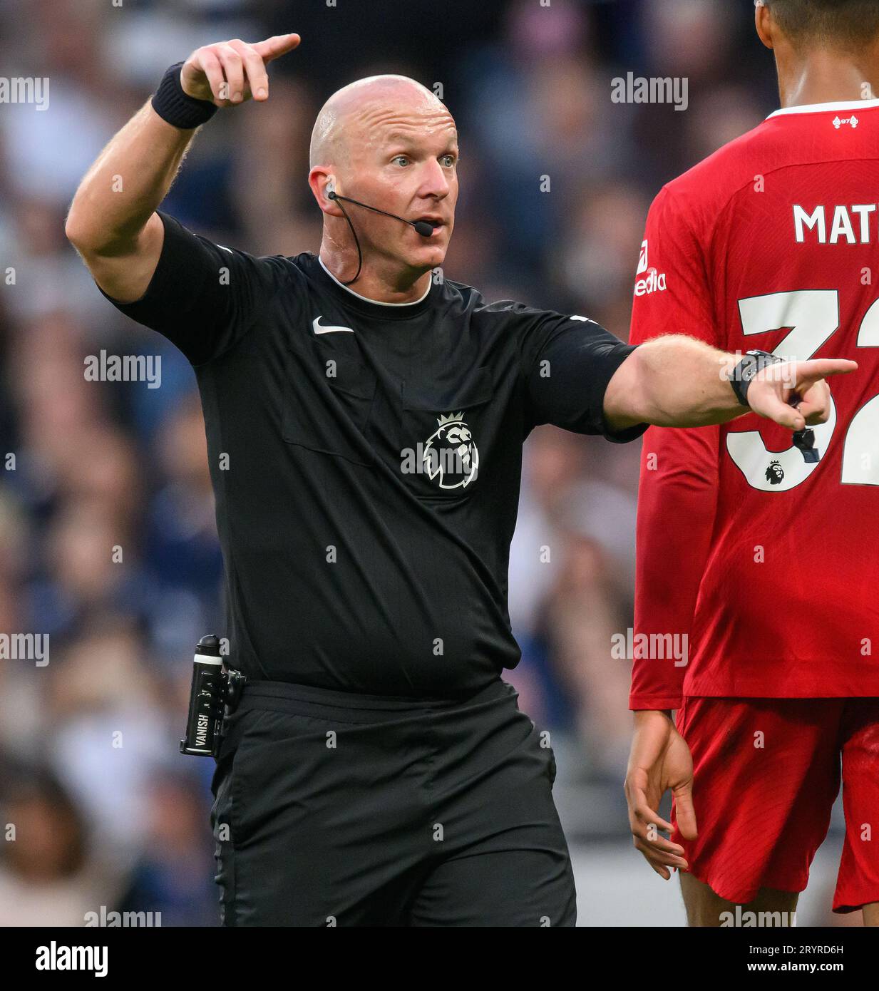 Londra, Regno Unito. 30 settembre 2023 - Tottenham Hotspur contro Liverpool - Premier League - Stadio Tottenham Hotspur. L'arbitro Simon Hooper durante la partita contro il Liverpool. Credito immagine: Mark Pain / Alamy Live News Foto Stock