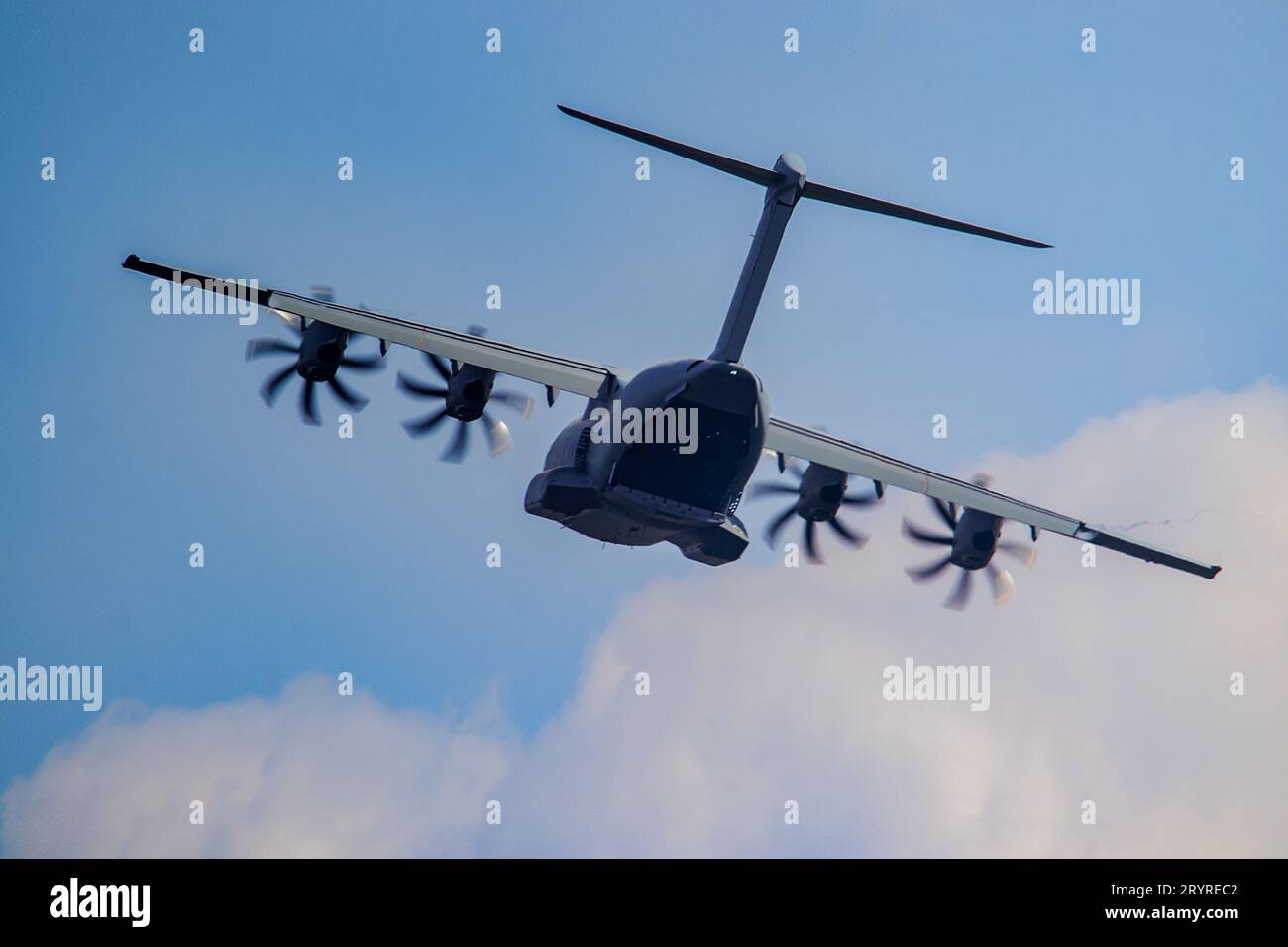 Hechtel-Eksel 09.11.2022 Airbus A400M in volo durante il Sanicole International Airshow Foto Stock