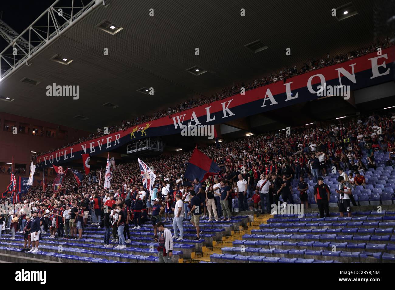 Genova, Italia, 28 settembre 2023. Tifosi del Genoa CFC durante la partita di serie A A a Luigi Ferraris, Genova. Il credito fotografico dovrebbe leggere: Jonathan Moscrop / Sportimage Foto Stock