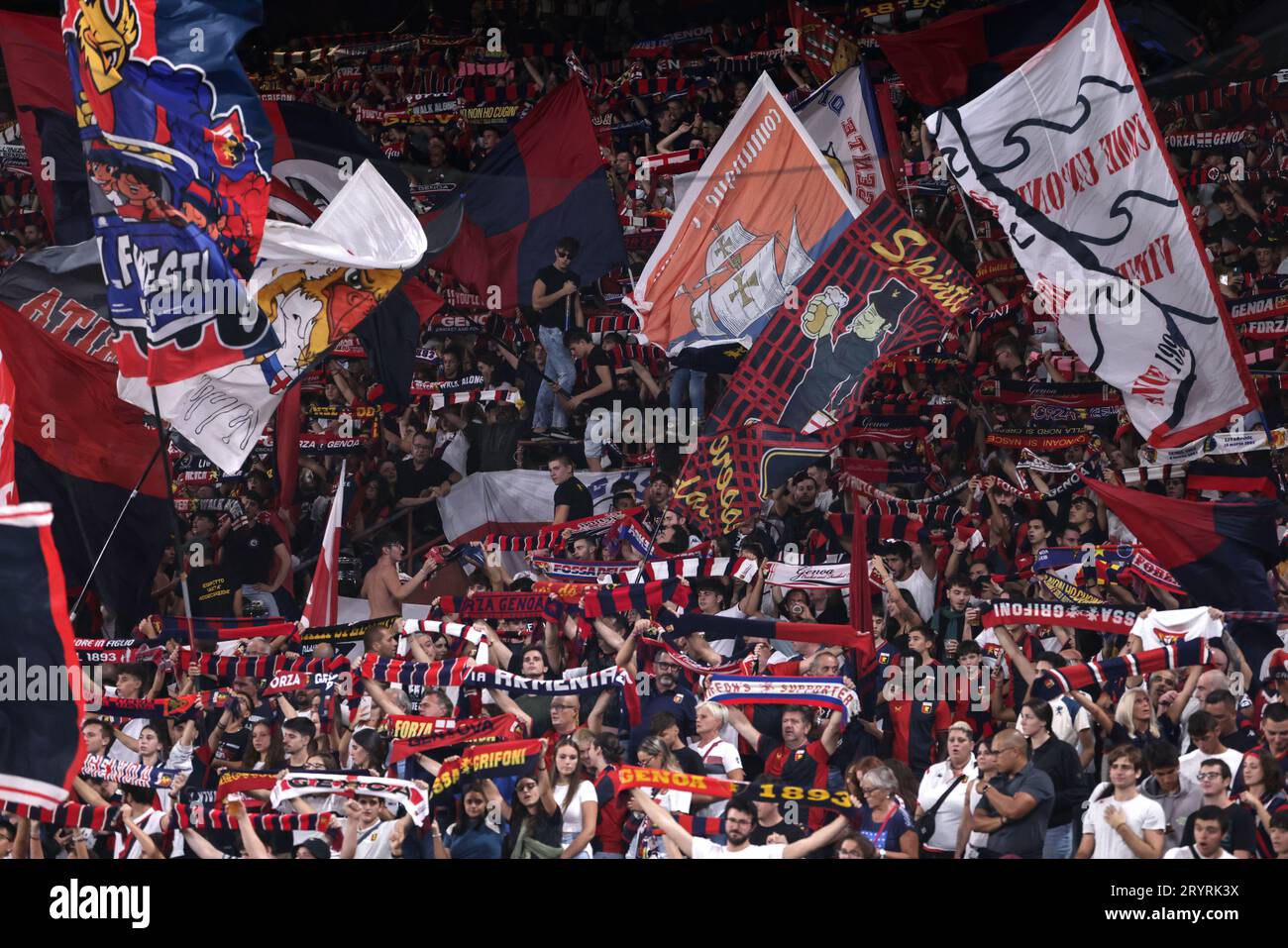 Genova, Italia, 28 settembre 2023. Tifosi del Genoa CFC durante la partita di serie A A a Luigi Ferraris, Genova. Il credito fotografico dovrebbe leggere: Jonathan Moscrop / Sportimage Foto Stock