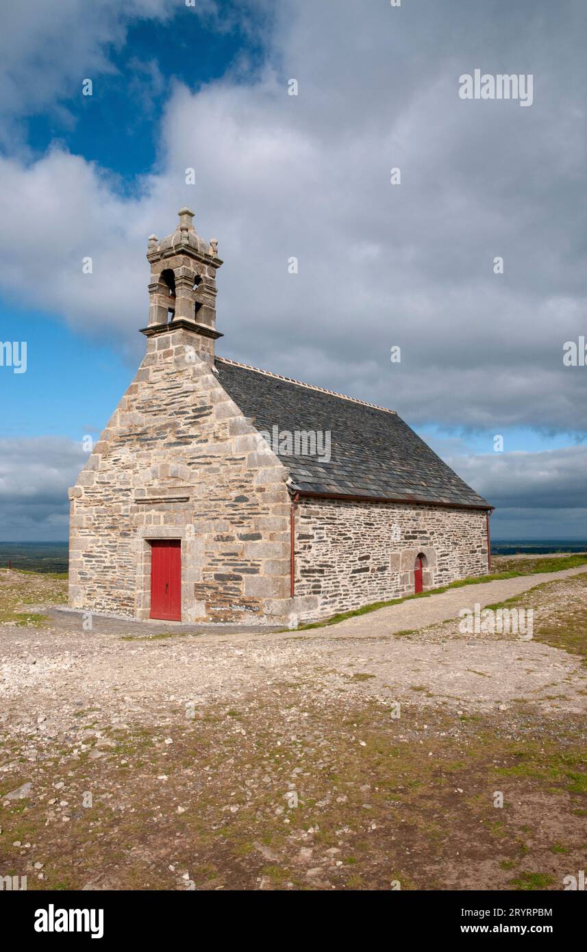 Cappella Saint Michel de Brasparts, Monts d’Arree, Armorica Regional Natural Park, Saint Rivoal, Finistere (29), Bretagna, Francia Foto Stock