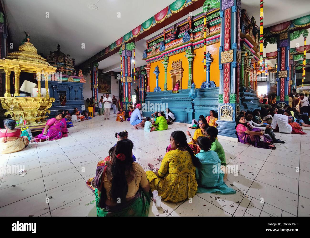 Hindutempel Sri Kamadchi Ampal, Innenansicht beim Tempelfest, Hamm, Ruhrgebiet, Nordrhein-Westfalen, Deutschland, Europa Foto Stock