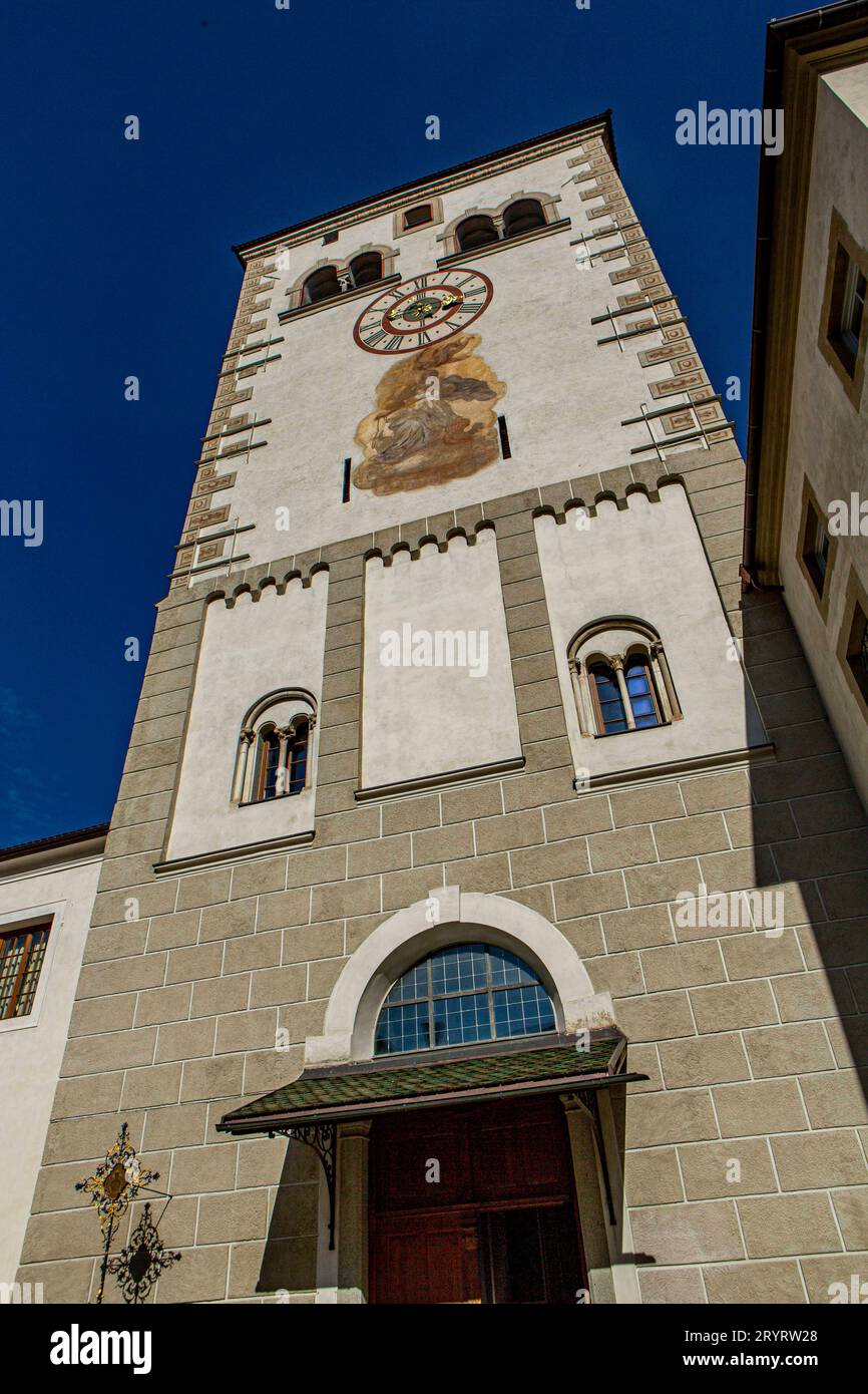 DAS Kloster Neustift auch Stift Neustift ist ein Stift der Kongregation der österreichischen Augustiner-Chorherren in Neustift Gemeinde Vahrn bei Brixen in Südtirol, Italien . Der TV-Moderator Markus Lanz lebte als Gymnasiast im Schülerheim von Kloster Neustift. Kloster Neustift *** il monastero Neustift anche Stift Neustift è un monastero della Congregazione dei canoni agostiniani austriaci a Neustift comune di Vahrn vicino Bressanone in alto Adige, Italia il presentatore televisivo Markus Lanz ha vissuto come studente di scuola superiore nel dormitorio del monastero di Neustift monastero di Neustift Foto Stock