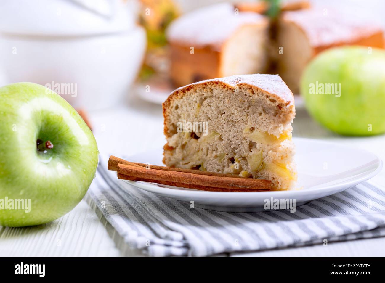 Pezzo di torta di mele fatta in casa (charlotte). Foto Stock