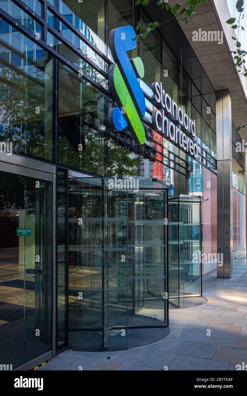 Standard Chartered Bank di Londra - lo Standard Chartered Bank uffici presso 1 Basinghall Avenue nella città di London Financial District Foto Stock