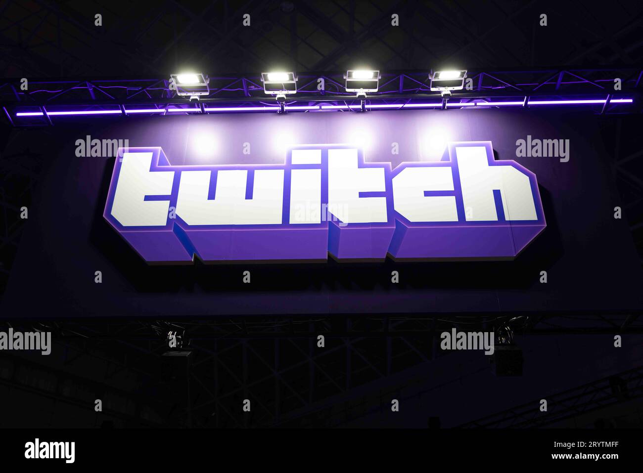 Branding della piattaforma di streaming online Twitch visto al Tokyo Game Show 2023. (Foto di Stanislav Kogiku / SOPA Images/Sipa USA) Foto Stock