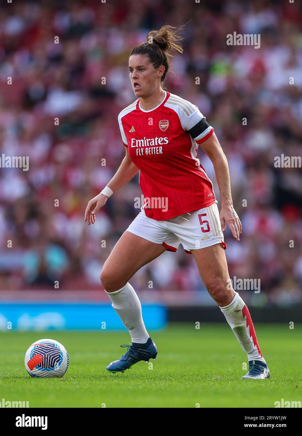 Jen Beattie dell'Arsenal in azione durante il Barclays Women's Super League match all'Emirates Stadium di Londra. Data immagine: Domenica 1 ottobre 2023. Foto Stock