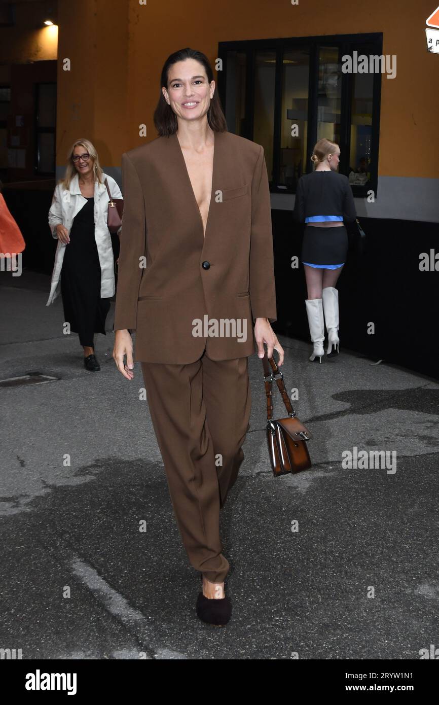 MILANO, ITALIA - 22 SETTEMBRE: Chiara Baschetti arriva alla sfilata Tod's durante la settimana della moda milanese Primavera/Estate 2024 di settembre Foto Stock