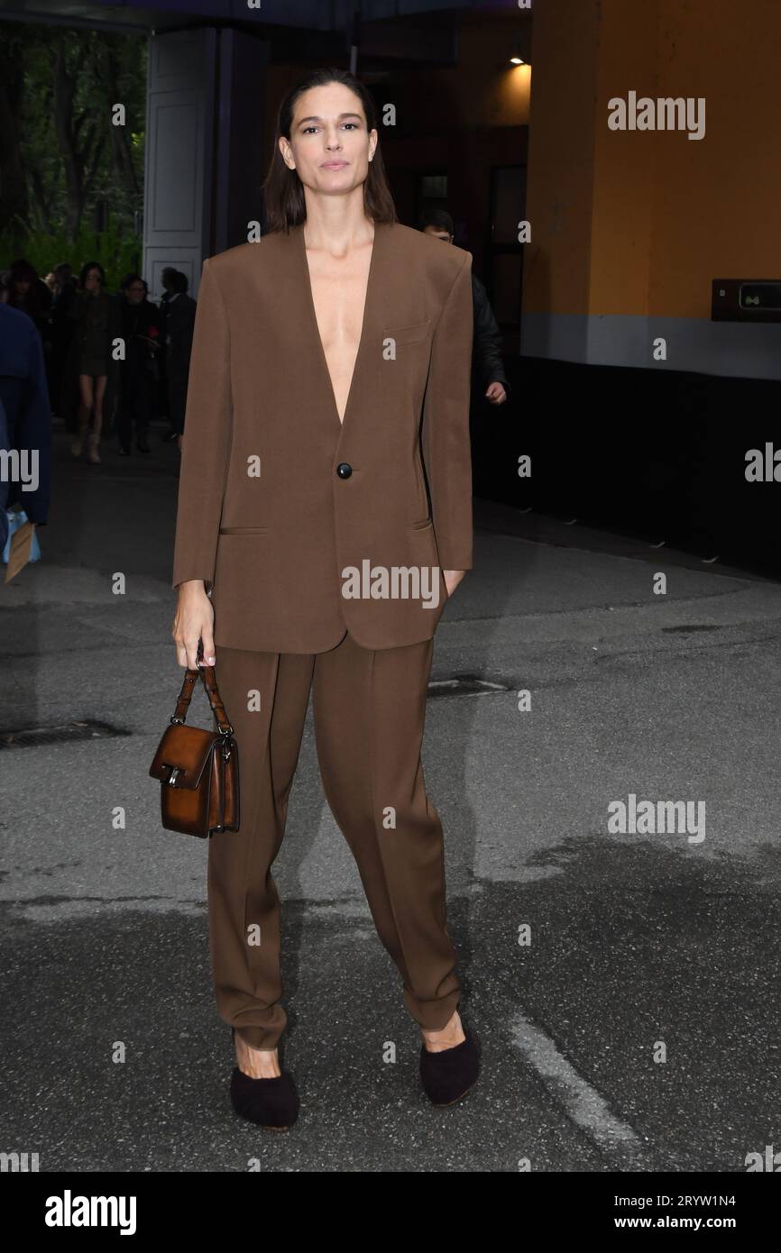 MILANO, ITALIA - 22 SETTEMBRE: Chiara Baschetti arriva alla sfilata Tod's durante la settimana della moda milanese Primavera/Estate 2024 di settembre Foto Stock
