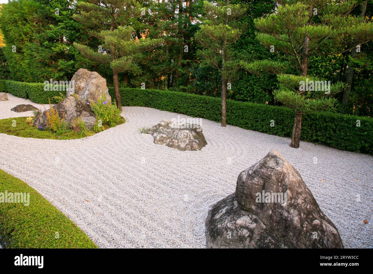 Il giardino in pietra di roccia del tempio Taizo-in. Kyoto. Giappone Foto Stock
