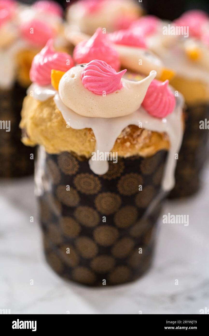 Mini pane di Pasqua Kulich Foto Stock