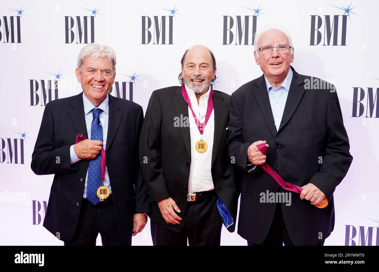 (Da sinistra a destra) Mike Stock, Matt Aitken e Pete Waterman che partecipano ai BMI London Awards al Savoy Hotel, nel centro di Londra. Data immagine: Lunedì 2 ottobre 2023. Foto Stock