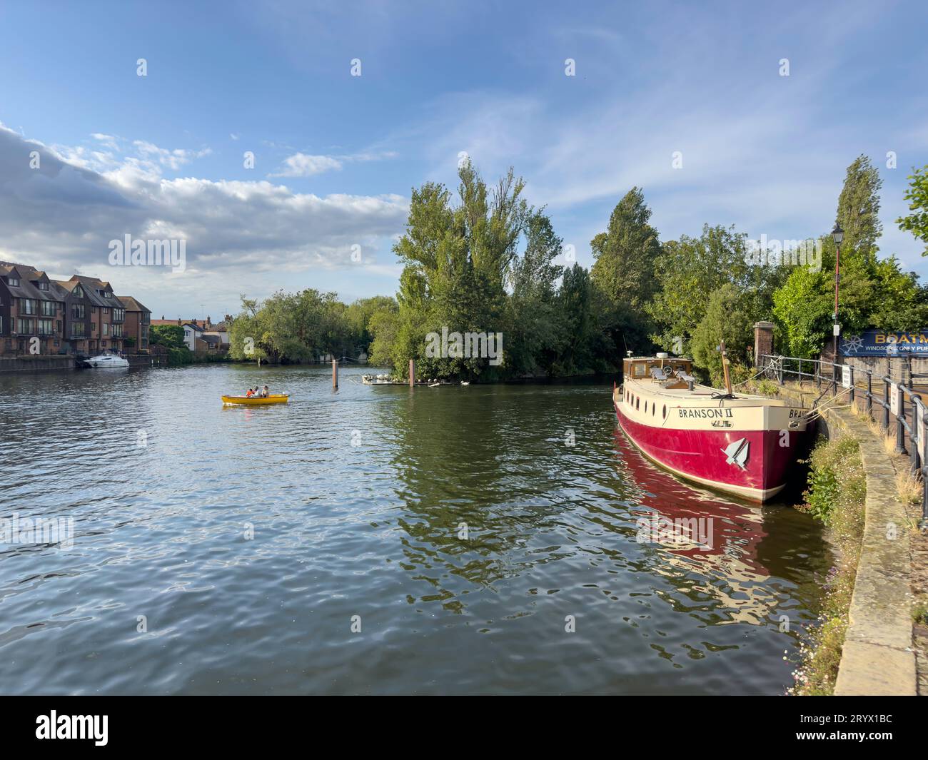 Fiume Tamigi dal Tamigi, Windsor, Berkshire, Inghilterra, Regno Unito Foto Stock