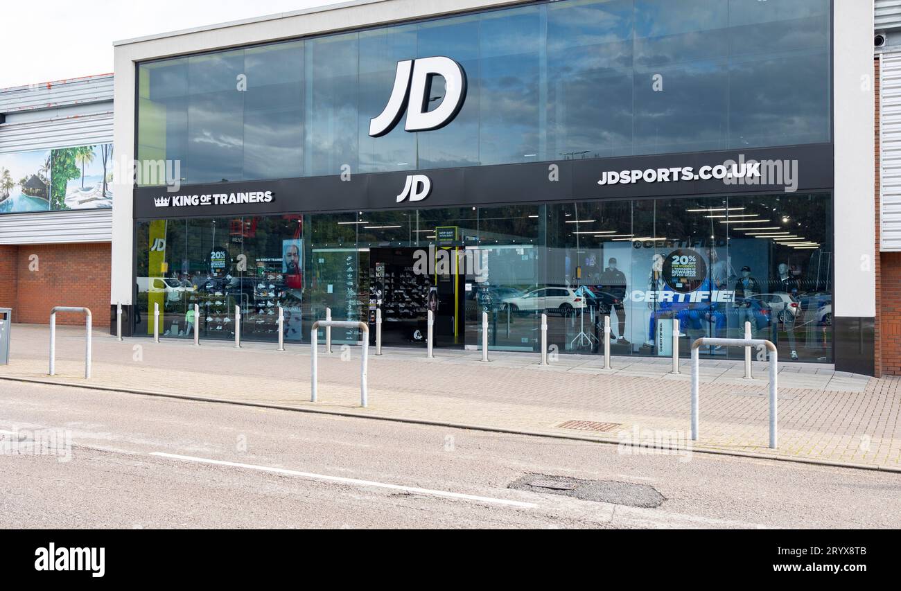 Hanley-Stoke-on-Trent, Staffordshire-Regno Unito October, 02 , 2023 una vista esterna del negozio di abbigliamento atletico JD Sports entry Foto Stock