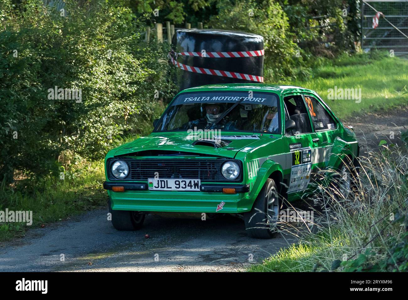 Ceredigion, Galles - 02 settembre 2023 Rali Ceredigion: Gary Thomas e la co-driver Linda Thomas in una Ford Escort car 32 sulla tappa SS1 Borth 1 Galles, U Foto Stock
