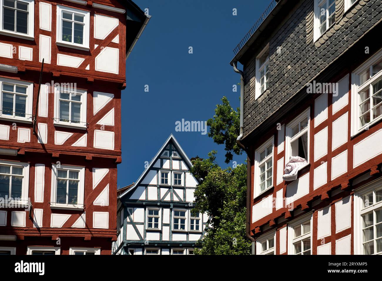 Case a graticcio nel centro storico di Marburg an der Lahn, Assia, Germania, Europa Foto Stock