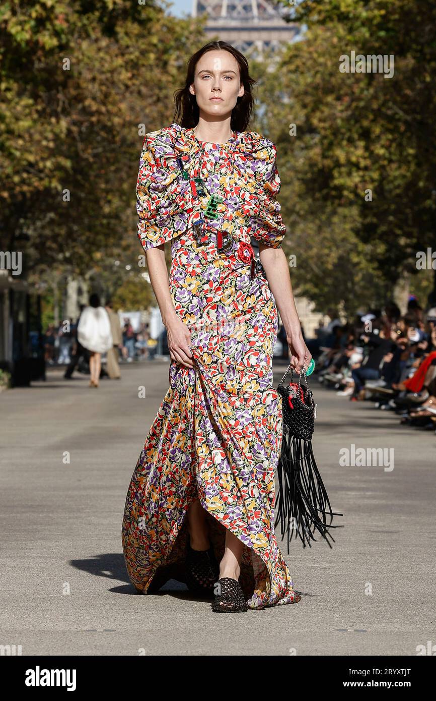 STELLA McCartney Runway Primavera/Estate 2024 durante la settimana della moda di Parigi - Parigi; Francia 02/10/2023 Foto Stock