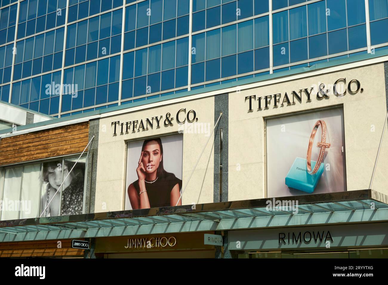 Indicazioni per Tiffany and Company nel centro di Vancouver, British Columbia, Canada Foto Stock