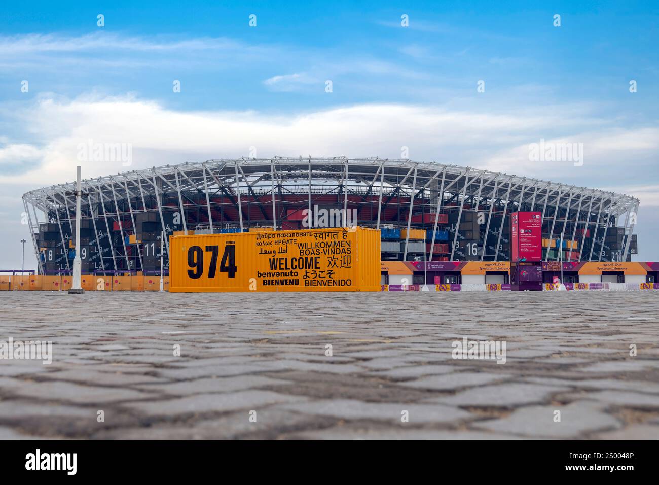 Lo Stadio 974, precedentemente noto come Ras Abu Aboud Stadium, è uno stadio di calcio costruito a Doha, in Qatar, per la Coppa del mondo FIFA 2022. Foto Stock