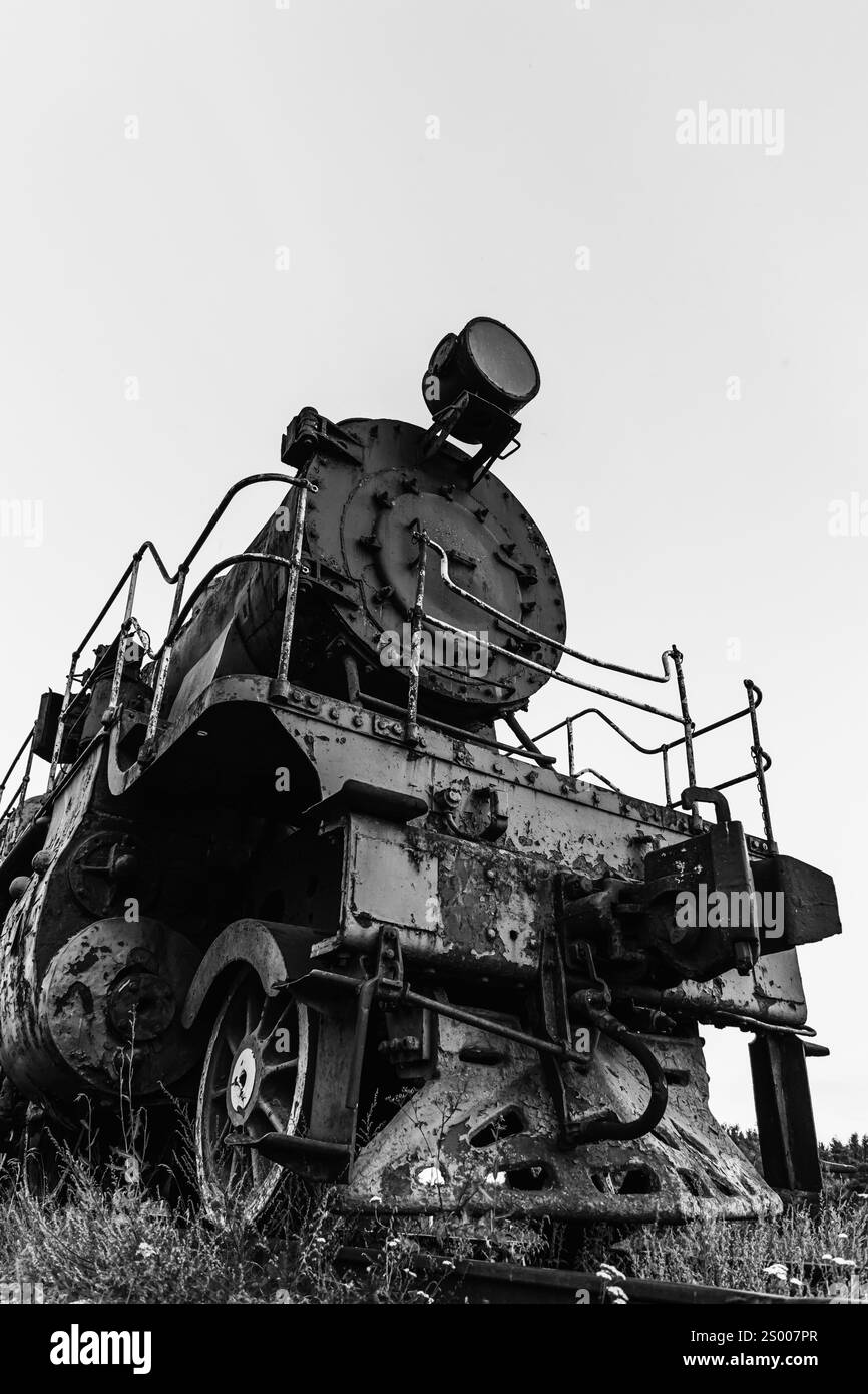 Carrello anteriore di una locomotiva in fotografia in bianco e nero Foto Stock