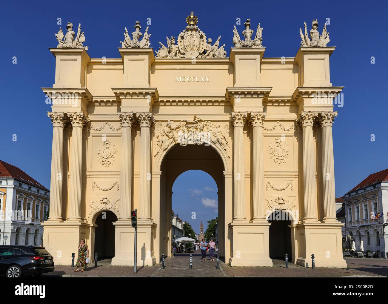 Vista frontale di Brandenburger Tor Potsdam, Brandeburgo, Germania Foto Stock