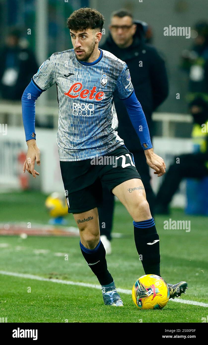 BERGAMO, ITALIA - 22 DICEMBRE: Matteo Ruggeri dell'Atalanta BC in azione, durante la partita di serie A tra l'Atalanta BC e l'Empoli FC allo Stadio Gewiss il 22 dicembre 2024 a Bergamo, Italia. (Foto di MB Media) Foto Stock