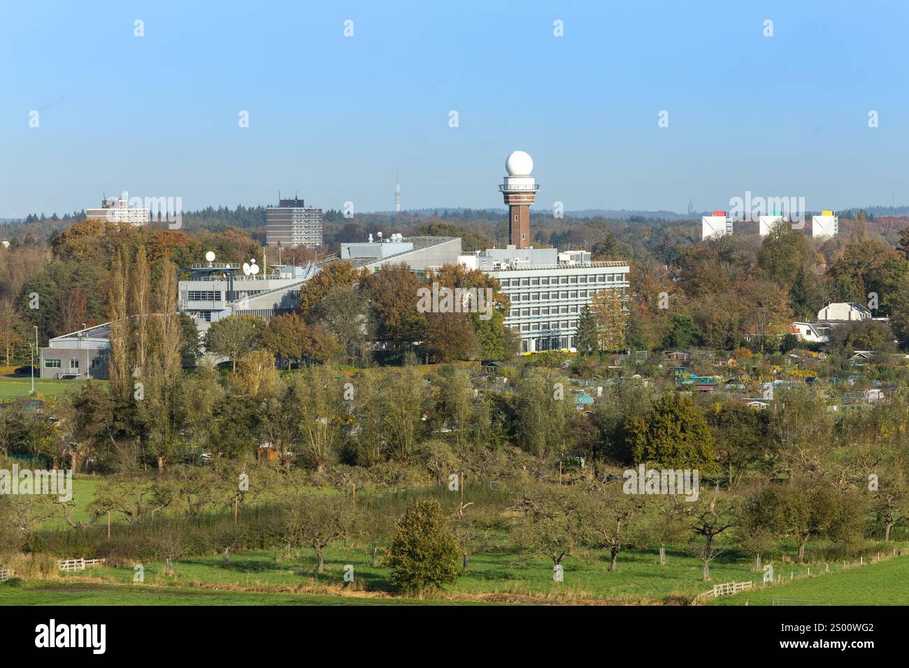 De Bilt, Paesi Bassi. 27 ottobre 2024. Edificio KNMI. KNMI è il servizio meteorologico nazionale olandese. I compiti principali di KNMI sono le previsioni meteorologiche, c Foto Stock