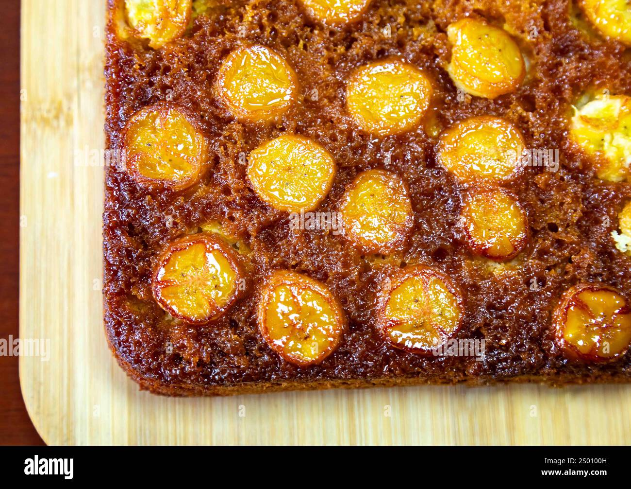 Tradizionale torta di banana brasiliana caramellata. Cibo brasiliano Foto Stock