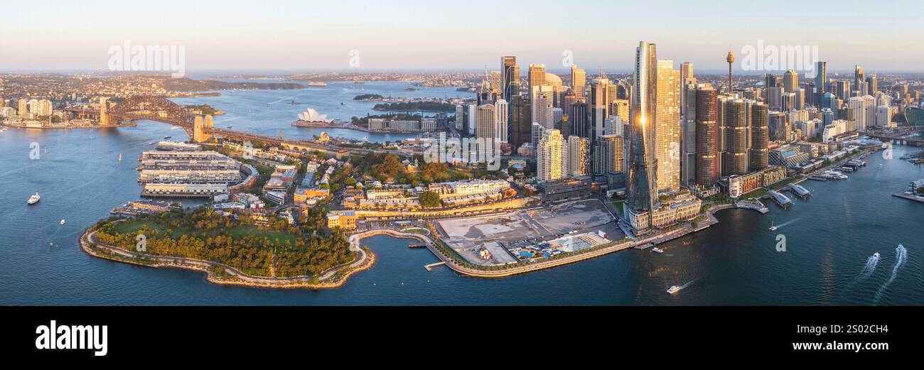 Aerial Sydney Australia Bridge Opera House e Crown Sydney Skyline Foto Stock