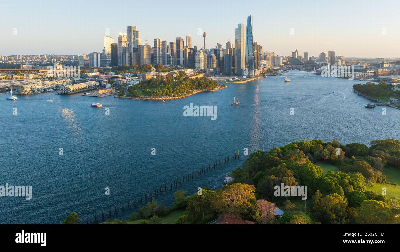 Vista aerea della città di Sydney e porto sopra Goat Island Foto Stock