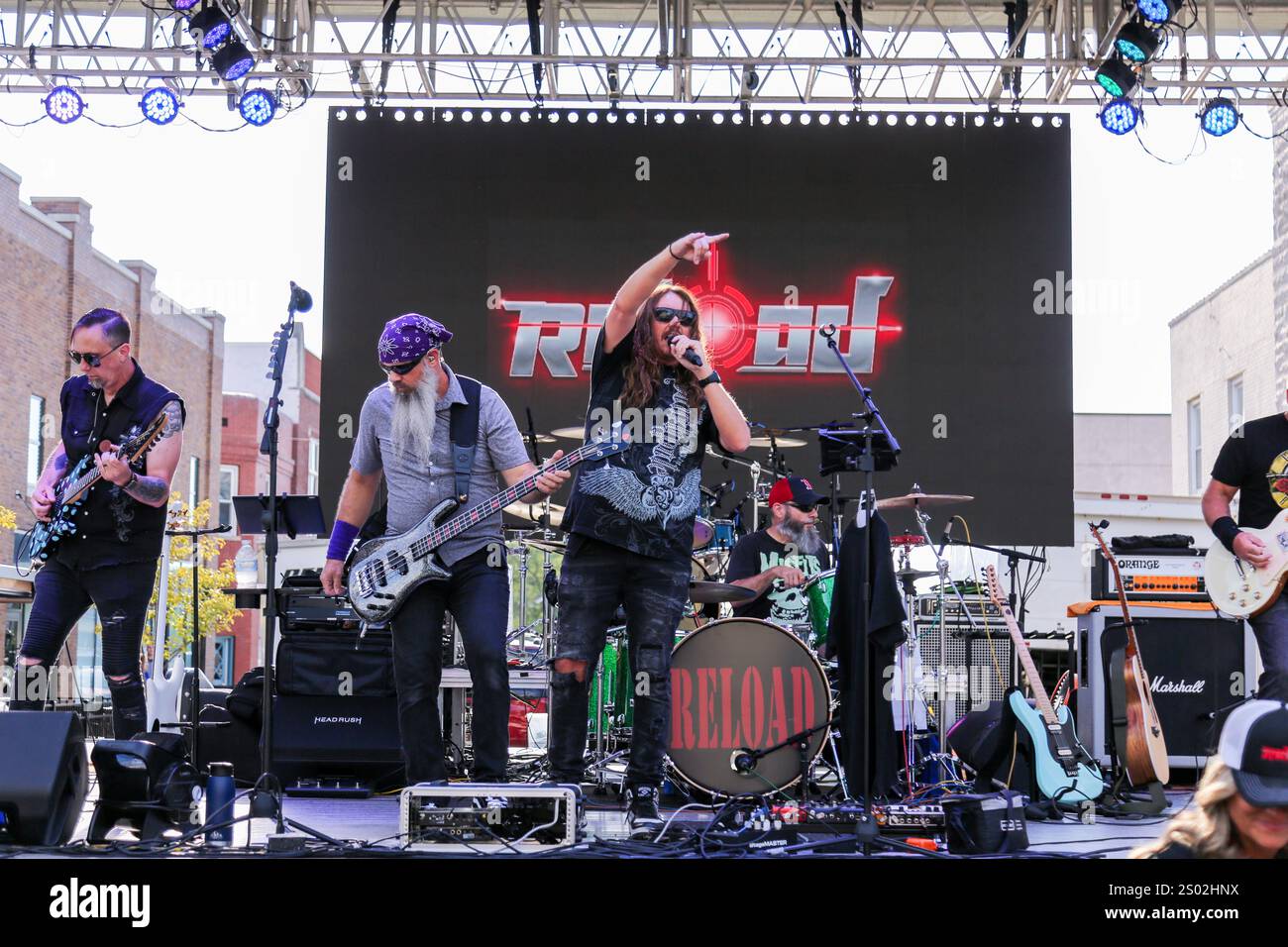 La band "Reload" si esibisce sul palco ad Auburn, Indiana, USA. Foto Stock