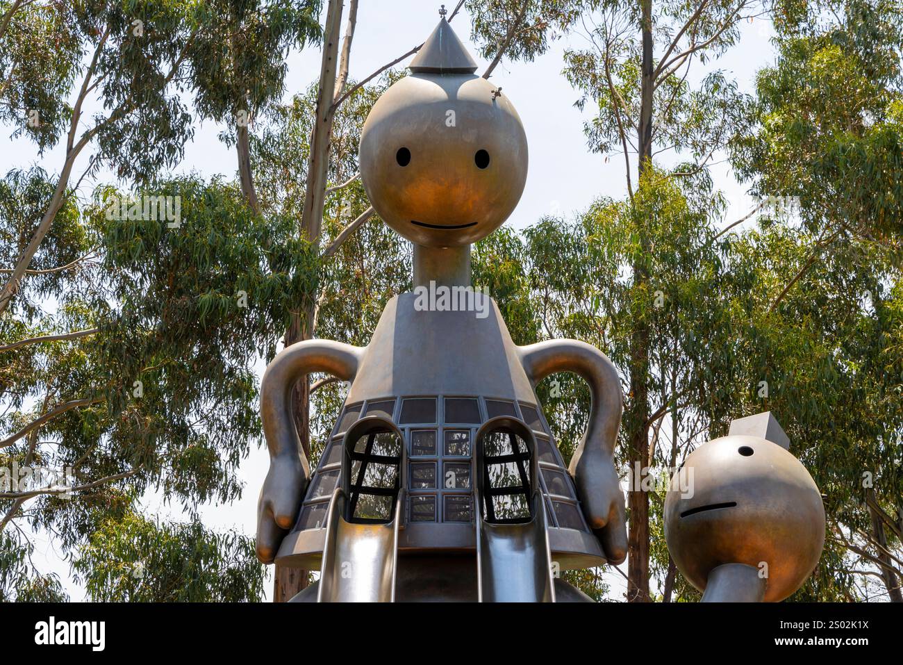 Scultura e parco giochi in bronzo, Girls Rule di Tom Otherness, al Museum of New and Old Art MONA, Tasmania, Australia Foto Stock