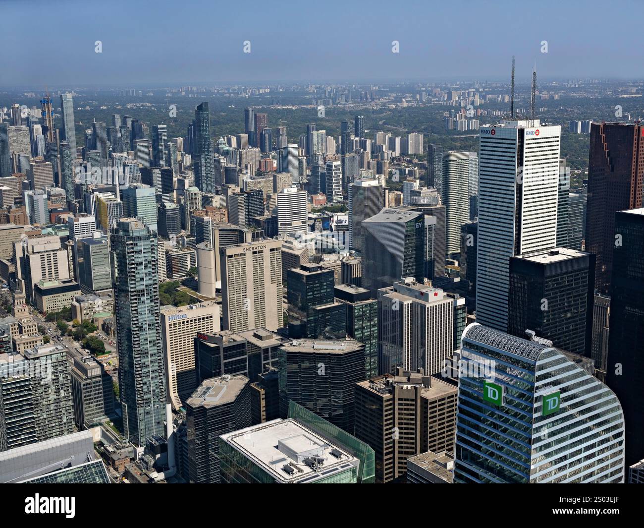 Toronto Canada / Vista aerea della Toronto Dominion Terrace Bank e degli edifici cittadini, nel centro di Toronto. Foto Stock Toronto Canada / Vista aerea della Toronto Dominion Terrace Bank e degli edifici cittadini, nel centro di Toronto. Foto Stock