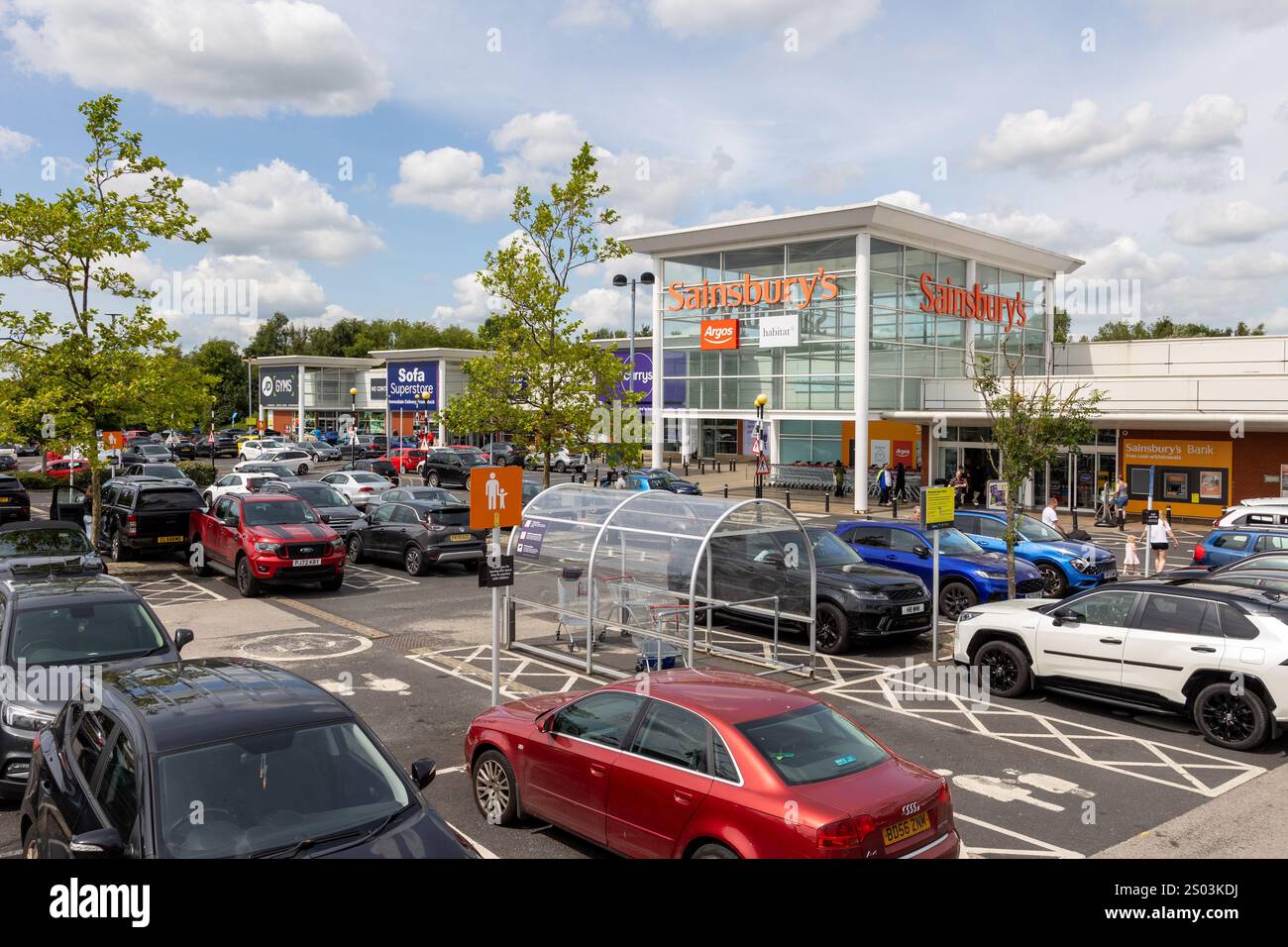 Sainsburys e Prestige Retail Park, Active Way, Burnley Foto Stock