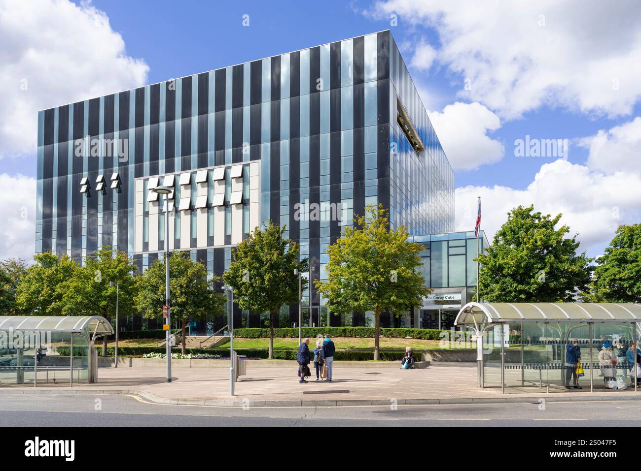 Corby Northamptonshire The Core at Corby Cube James Ashworth VC Square Corby George Street Corby Northamptonshire Inghilterra Regno Unito Europa Foto Stock