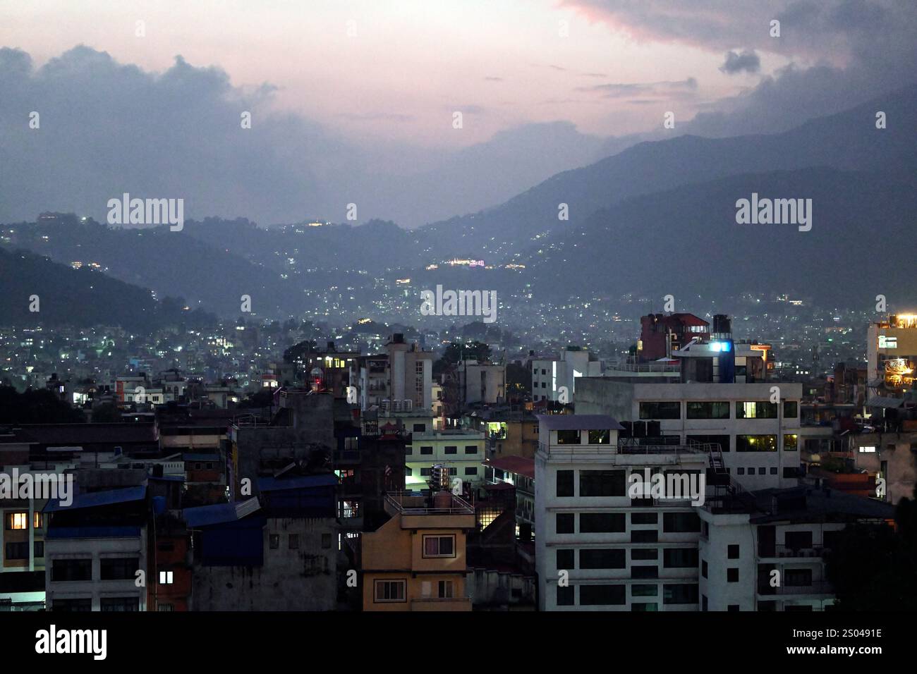 Kathmandu, l'immensa capitale del Nepal. Foto Stock
