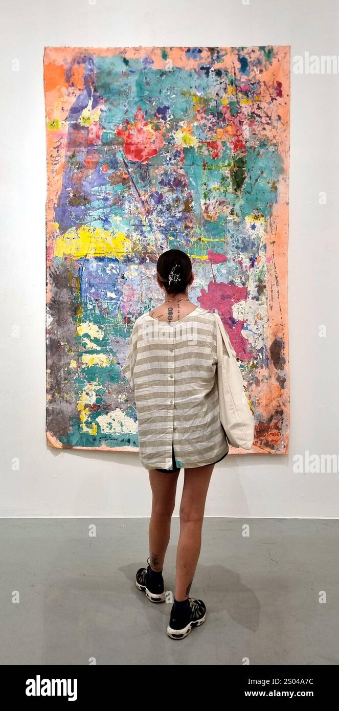 Bangkok, Thailandia - 6 dicembre 2024: FOUR VISIONS ACTION 2024, Contemporary Art Exhibition presso la National Gallery of Thailand, Bangkok, Thailandia. Foto Stock