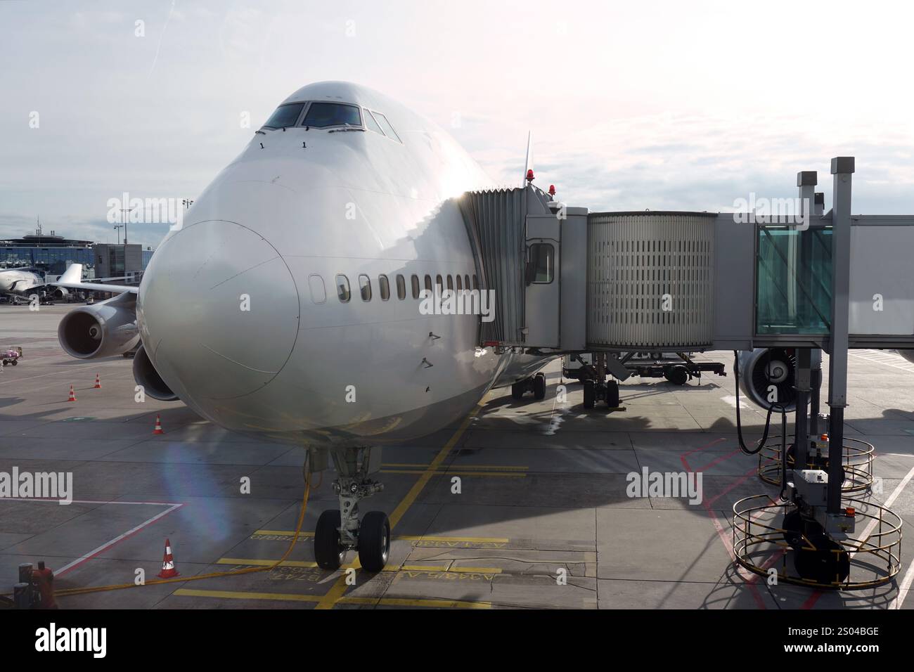 Aeromobili Big Passenger pronti per l'imbarco all'aeroporto di Francoforte Foto Stock
