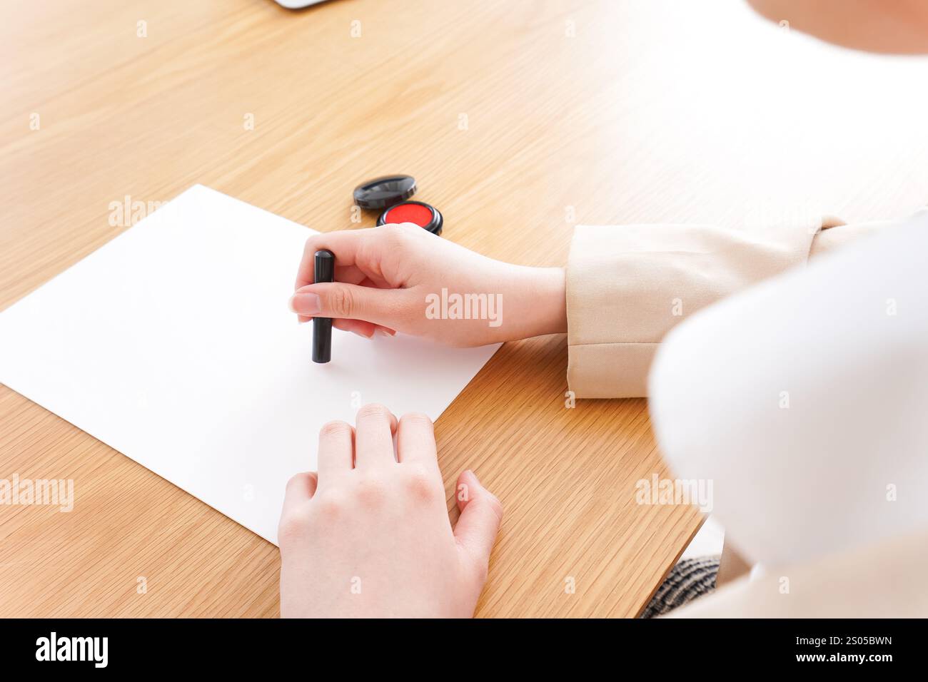 Immagine contratta e sigilla Foto Stock