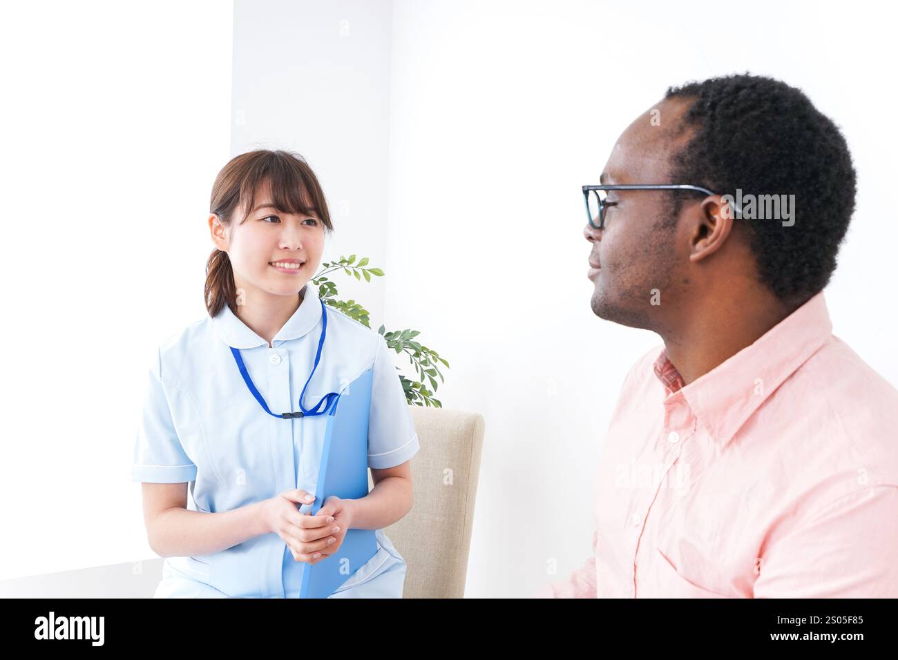Assistenza medica e stranieri Foto Stock