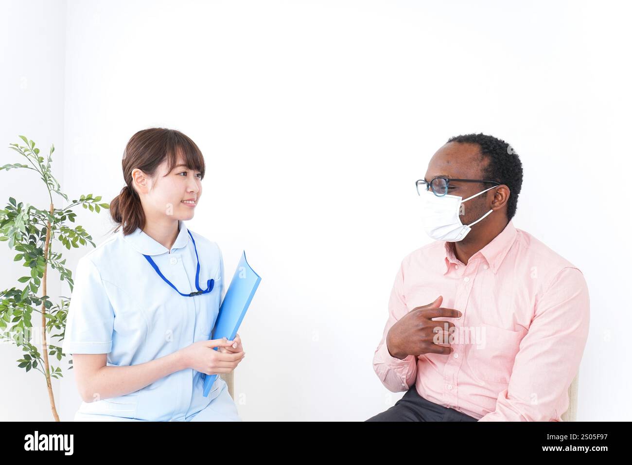 Assistenza medica e stranieri Foto Stock