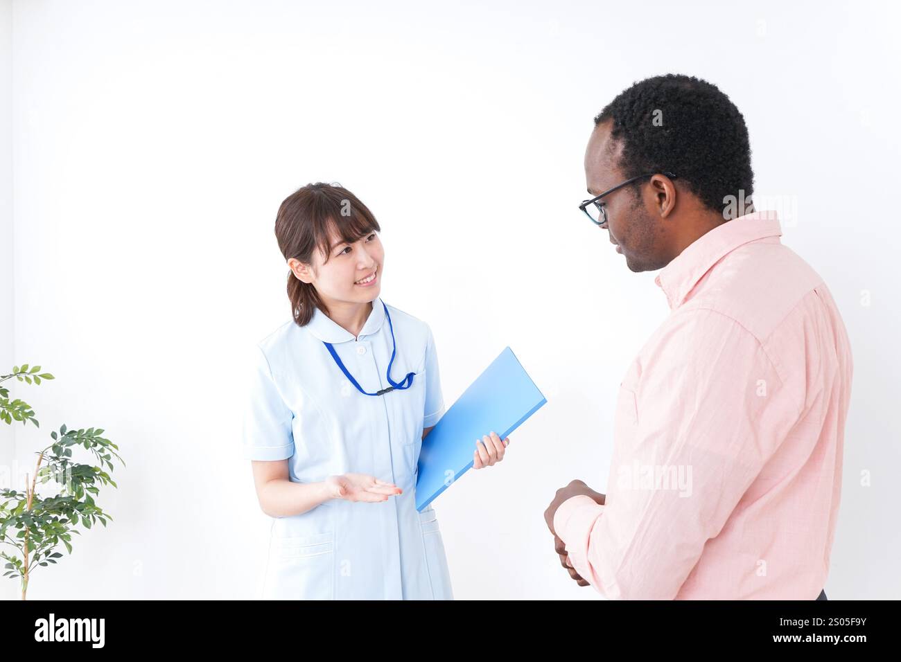 Assistenza medica e stranieri Foto Stock