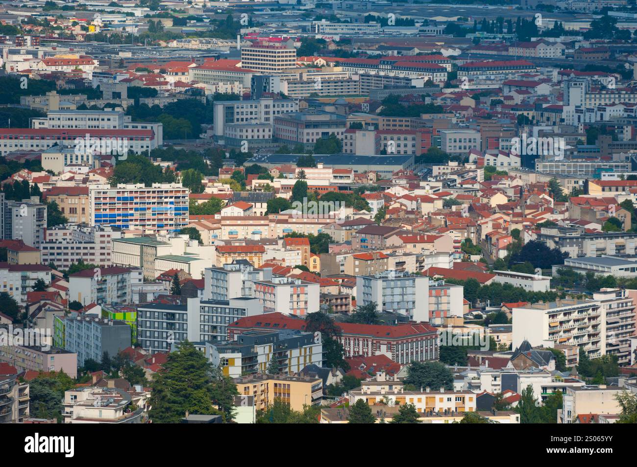 Francia, Puy-de-Dome (63), città di Clermont-Ferrand, Fontgiève, vista dal belvedere di pierre carrée Foto Stock