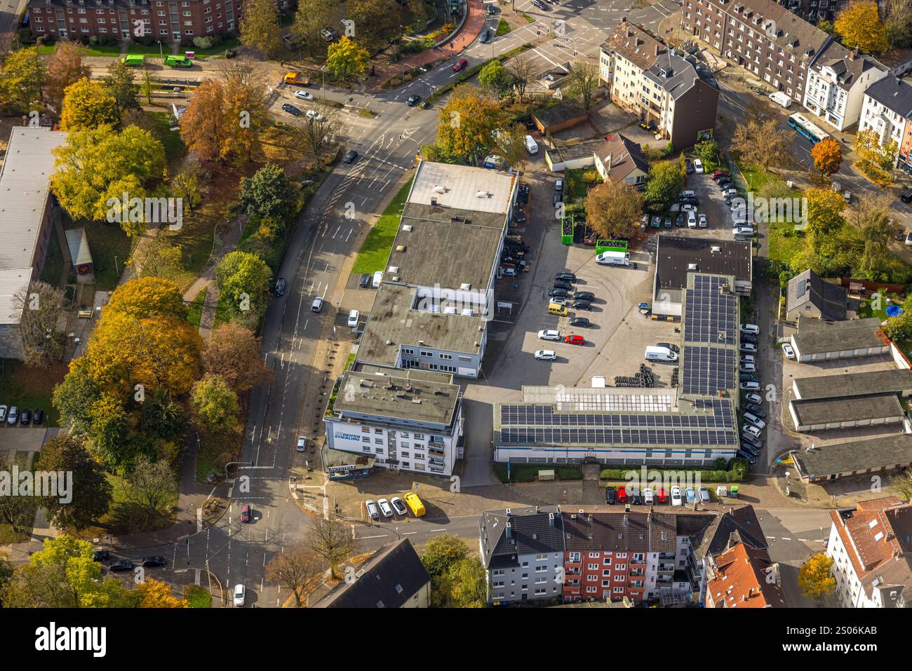 Luftbild, Reifen Stiebling GmbH mit Solardach Firmengelände, Herne-Süd, Herne, Ruhrgebiet, Nordrhein-Westfalen, Germania Foto Stock