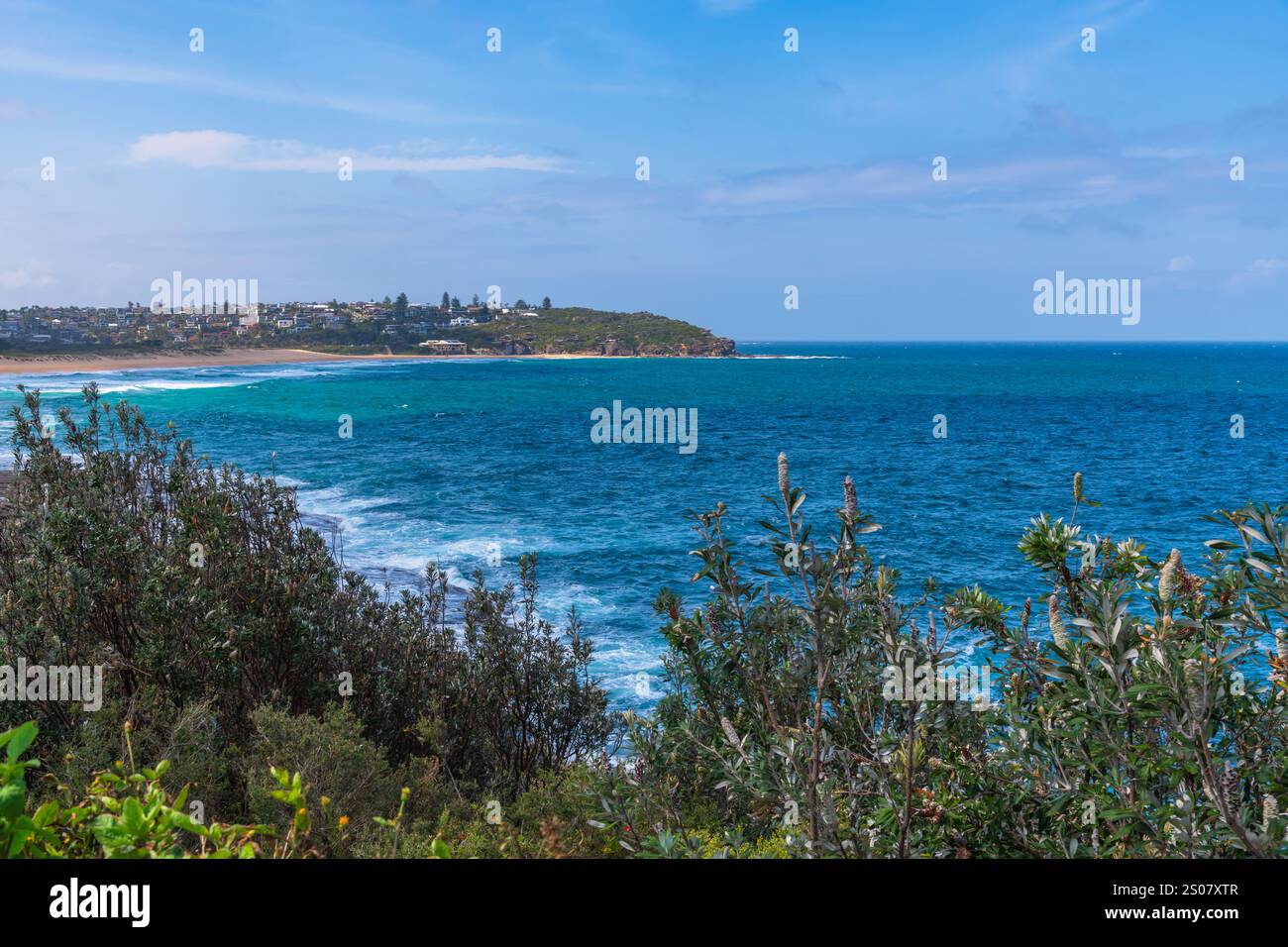 Viste panoramiche del mare a Curl Curl, nei sobborghi settentrionali di Sydney, fa parte della regione delle spiagge settentrionali Foto Stock